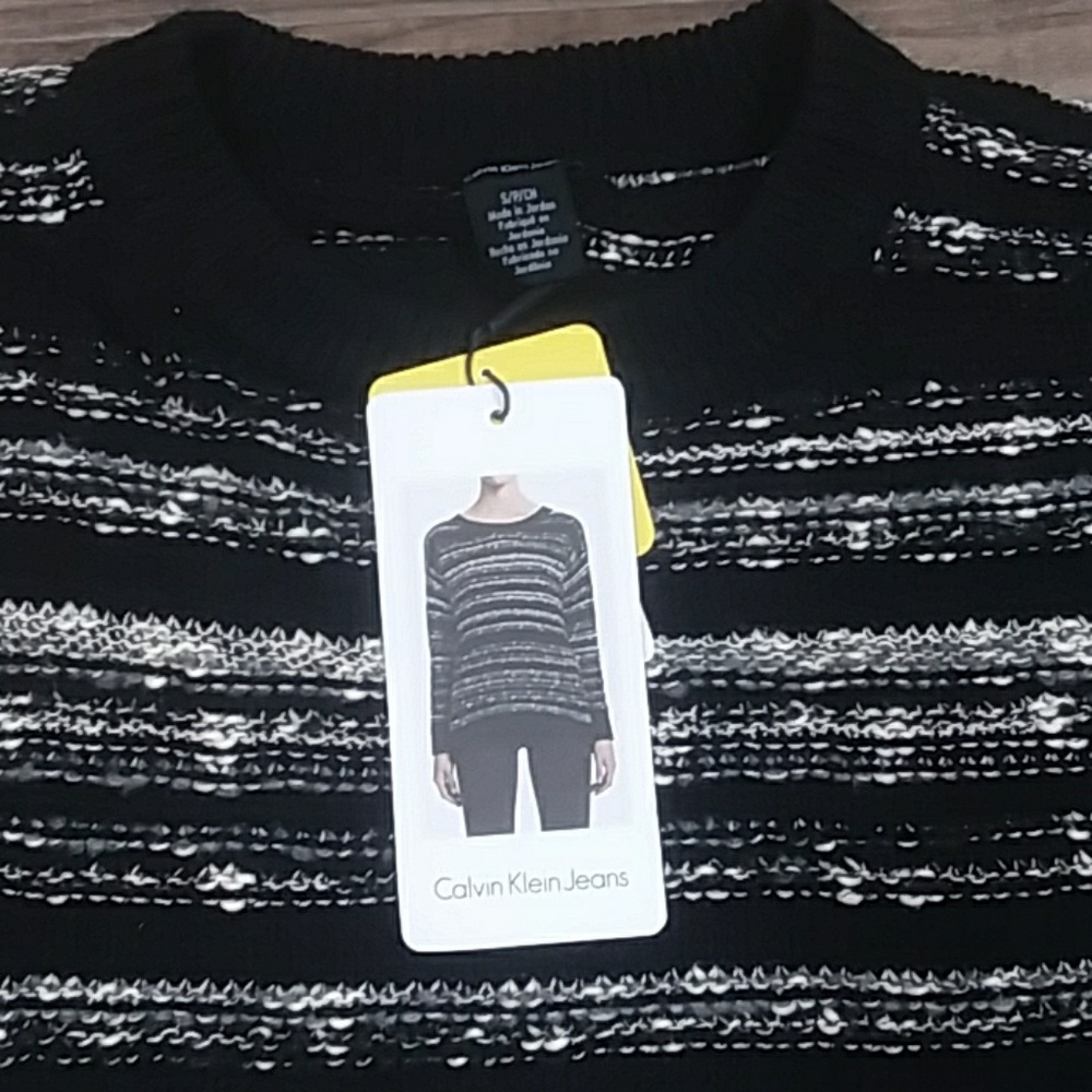 Calvin Klein Women's Sweater - Picture 2 of 4